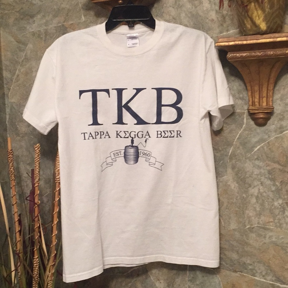Short sleeved party fraternity fun tap T-shirt